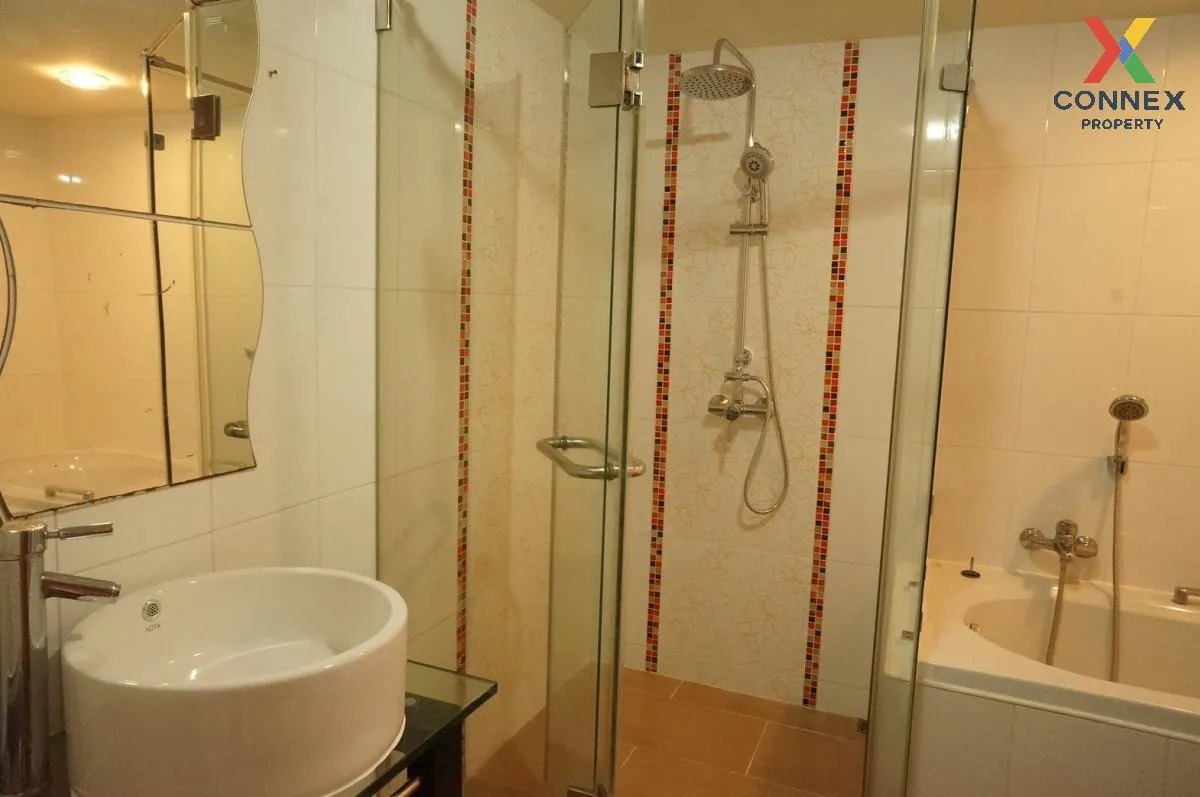 FOR RENT condo , Baan Suanpetch , Duplex , wide frontage , BTS-Ph