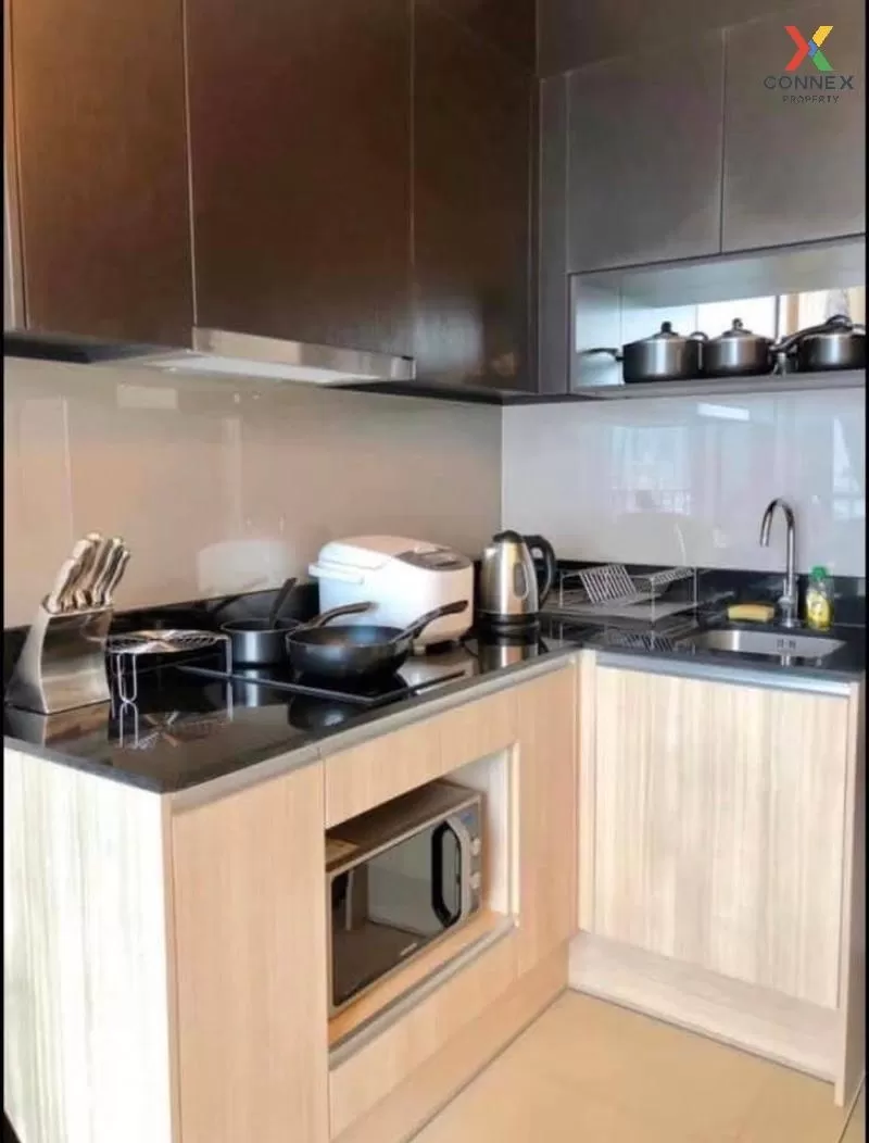 FOR RENT condo , EDGE Sukhumvit 23 , Duplex , wide frontage , BTS