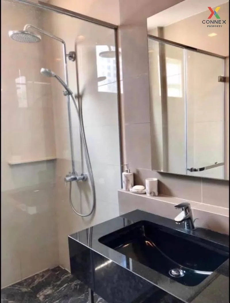 FOR RENT condo , EDGE Sukhumvit 23 , Duplex , wide frontage , BTS