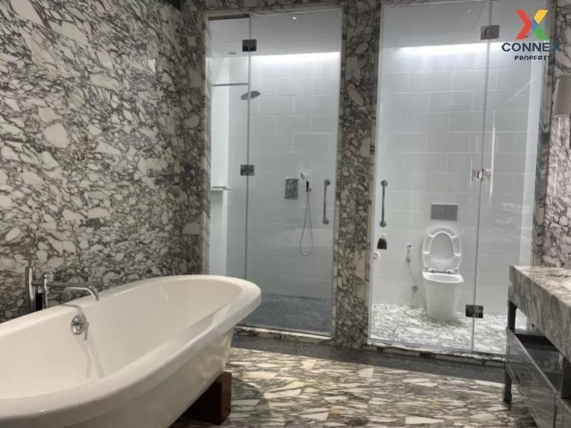 เช่า คอนโด  The Ritz - Carlton Residences at MahaNakhon BTS-ช่องน