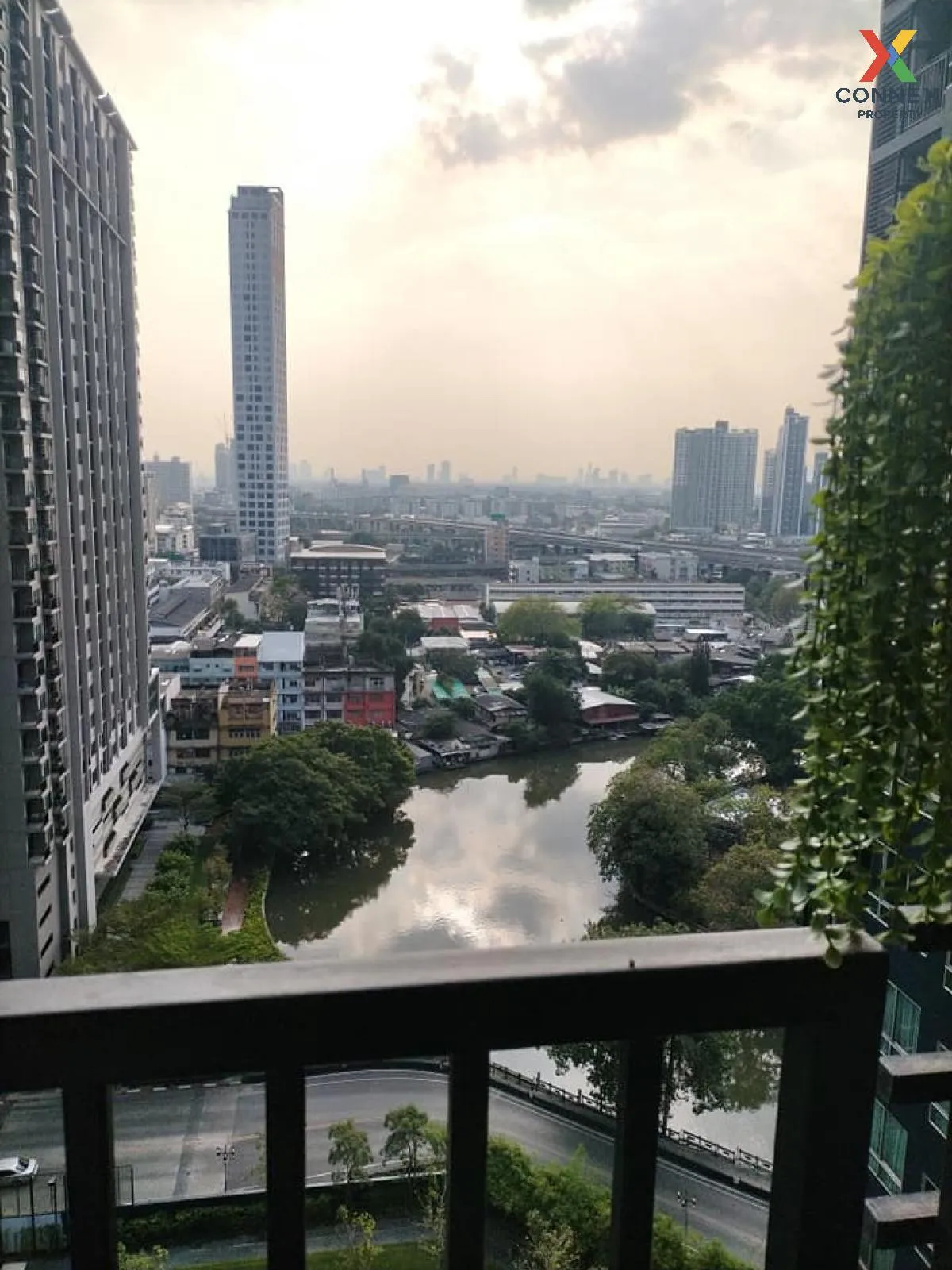 FOR RENT condo , The Base Sukhumvit 77 , Duplex , wide frontage ,
