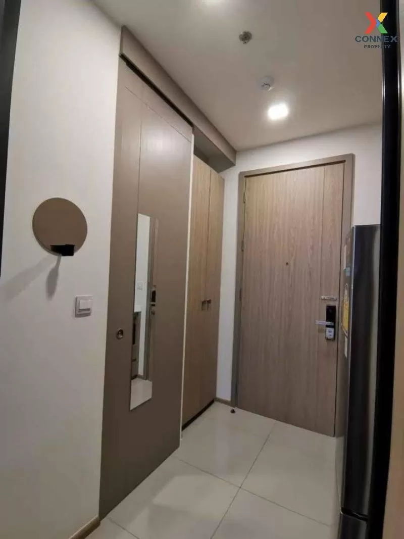 FOR RENT condo , Centric Ratchayothin , Duplex , wide frontage ,  4