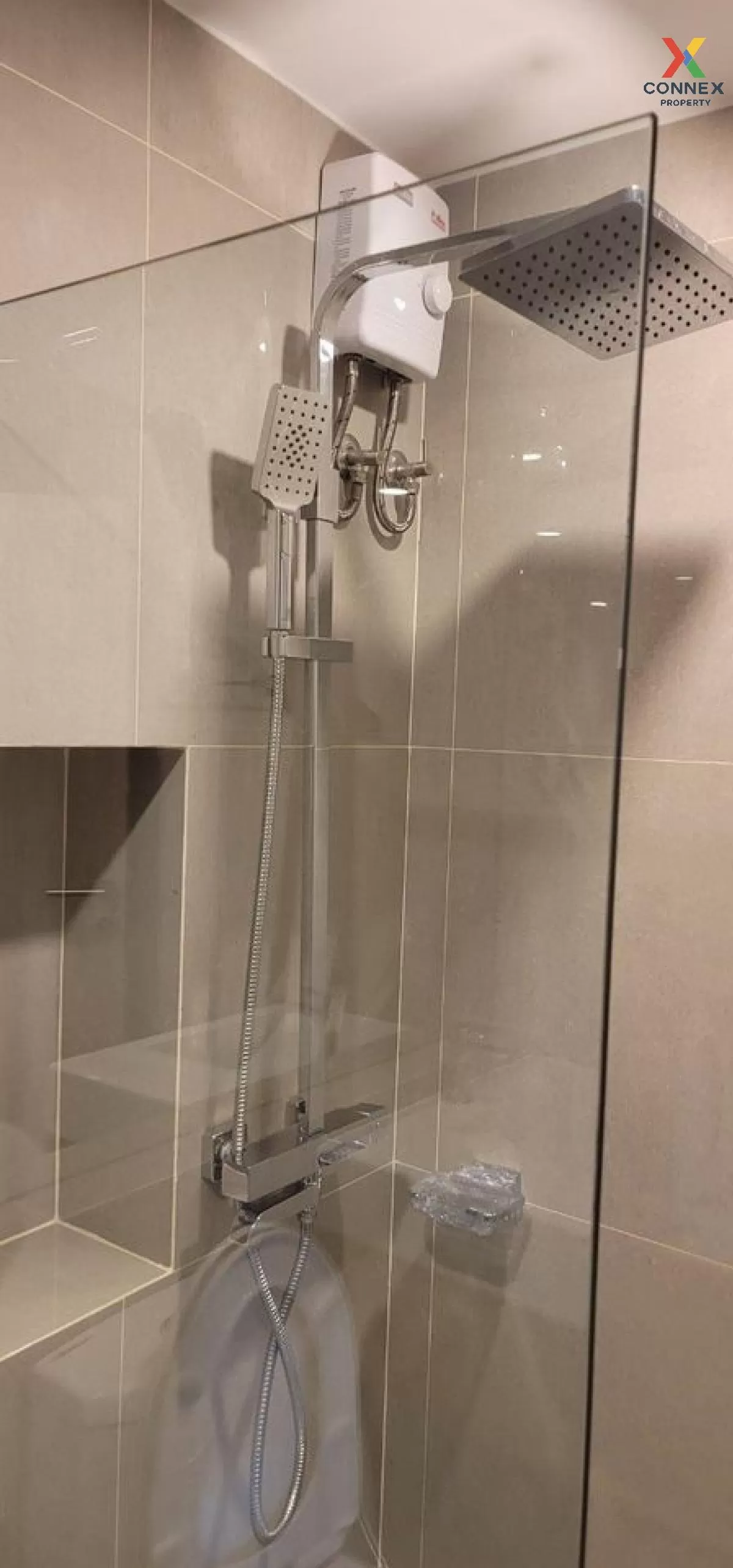 FOR RENT condo , Serio Sukhumvit 50 , Duplex , wide frontage , BT