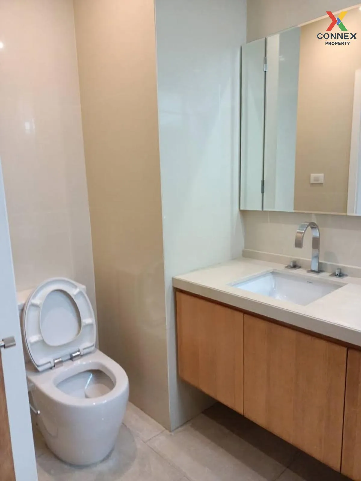 FOR RENT condo , Wind Ratchayothin , Duplex , wide frontage , BTS