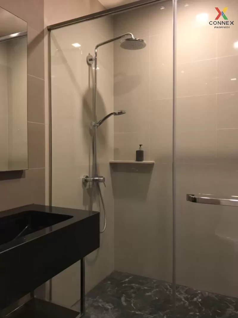 FOR RENT condo , EDGE Sukhumvit 23 , Duplex , wide frontage , BTS