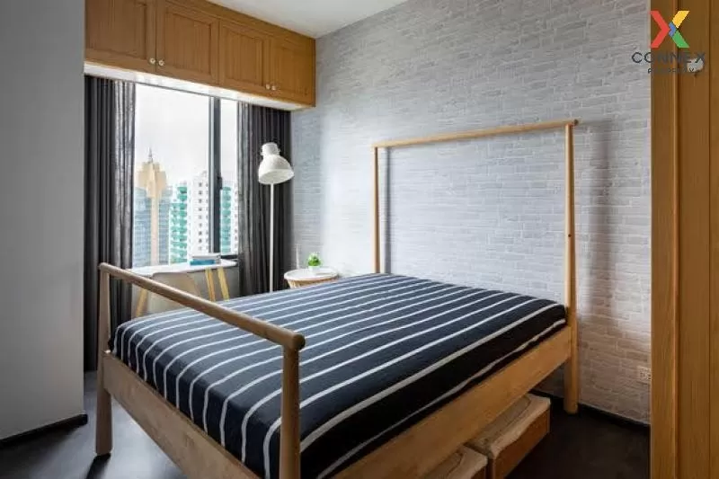 FOR RENT condo , EDGE Sukhumvit 23 , Duplex , wide frontage , BTS