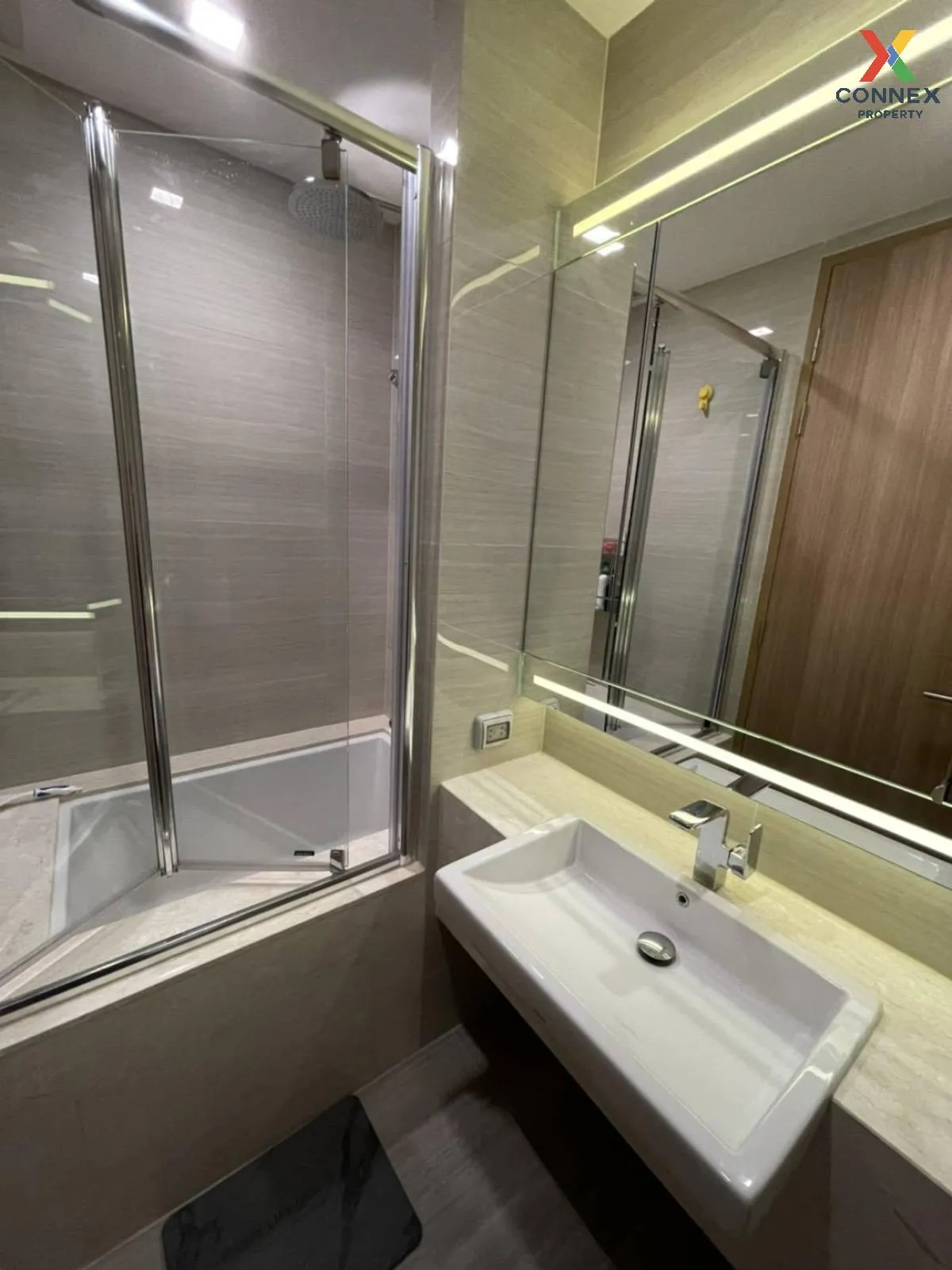 FOR RENT condo , Noble BE 33 , Duplex , wide frontage , BTS-Phrom