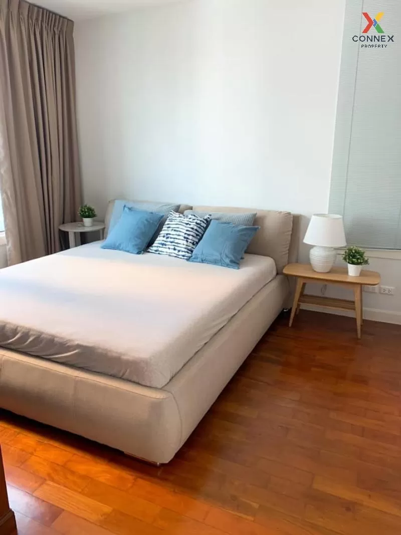 FOR RENT condo , Siri Residence Sukhumvit 24 , Duplex , wide fron 3