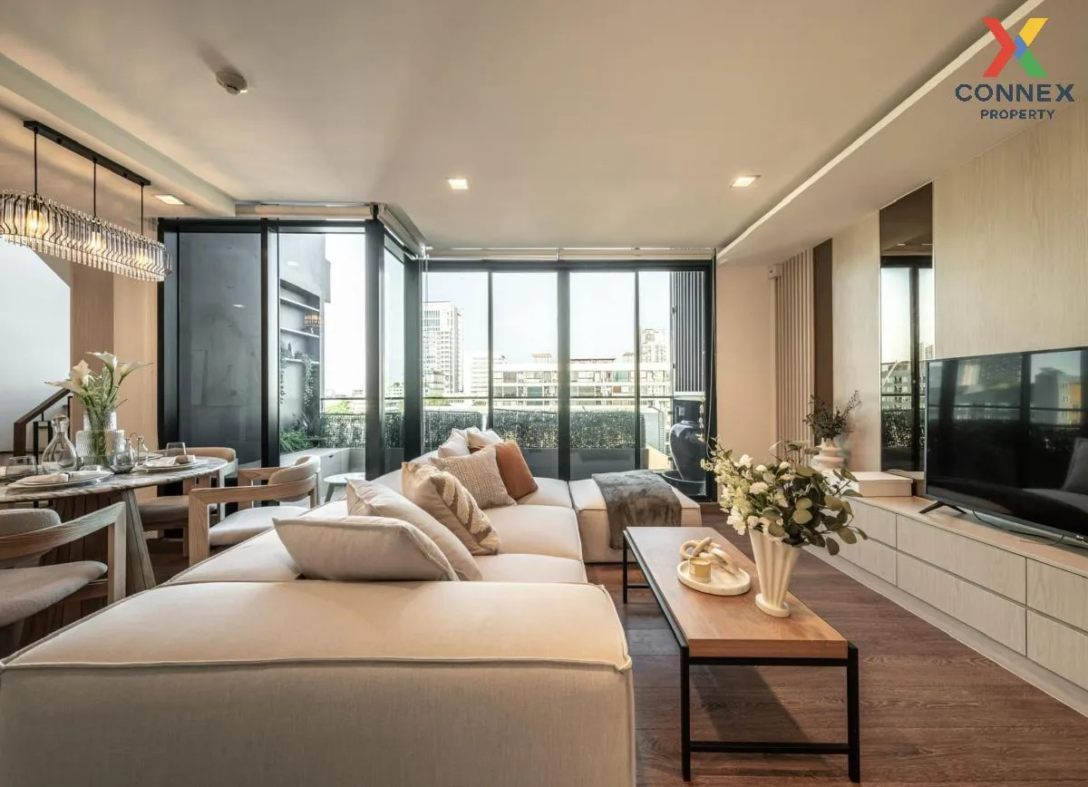 FOR RENT condo , The Unique Sukhumvit 62/1 , Duplex , wide fronta 2