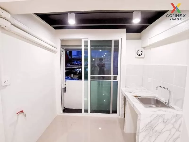 FOR RENT condo , Victory Monument Condominium , Duplex , wide fro