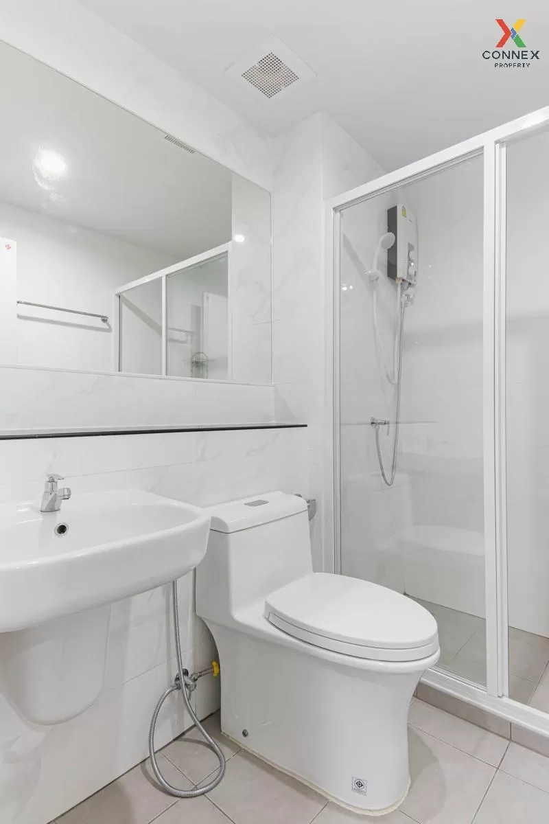 FOR RENT condo , Reach Phahon Yothin 52 , Duplex , wide frontage 