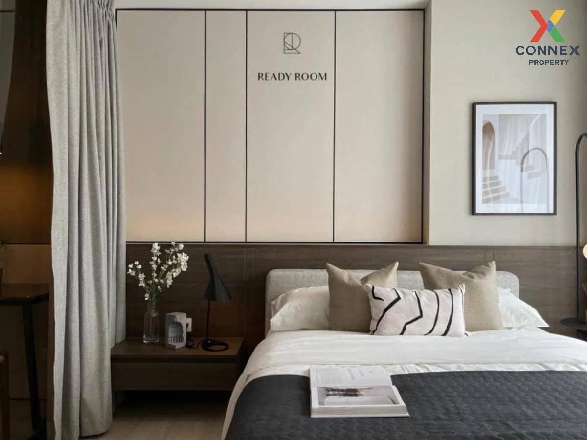 FOR RENT condo , Life One Wireless , Duplex , wide frontage , BTS