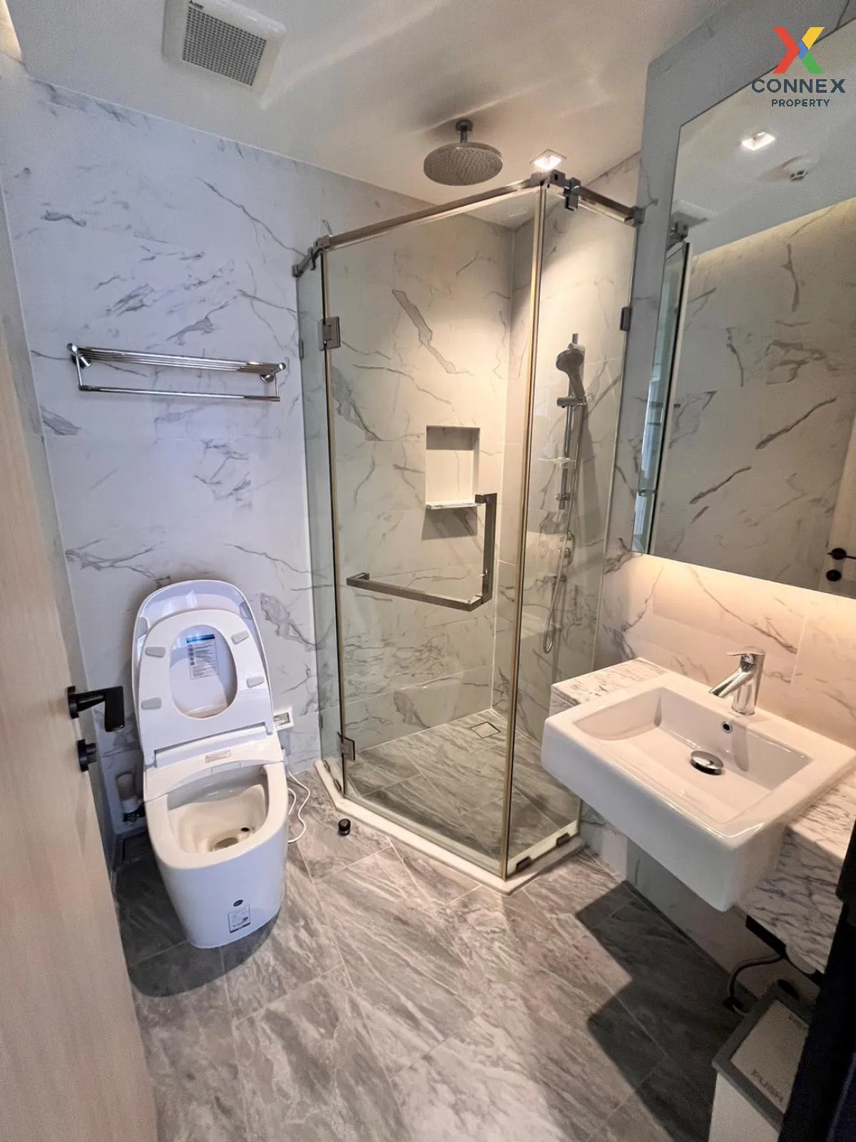 FOR RENT condo , 111 Residence , Duplex , wide frontage , BTS-Phr