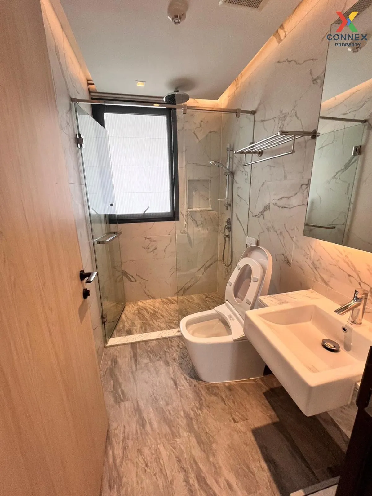 FOR RENT condo , 111 Residence , Duplex , wide frontage , BTS-Phr