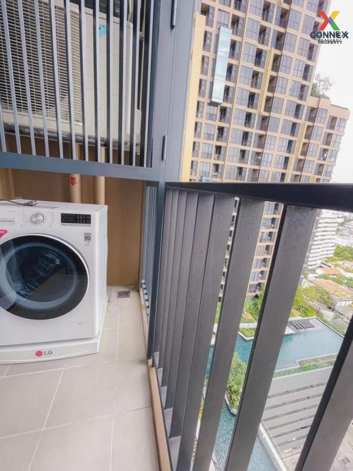 FOR RENT condo , Oka Haus Sukhumvit 36 , Duplex , wide frontage ,