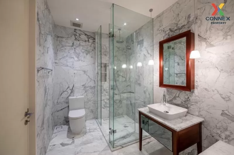 FOR SALE condo , Khun By Yoo , Duplex , wide frontage , BTS-Thong FOR SALE condo , Khun By Yoo , Duplex , wide frontage , BTS-Thong