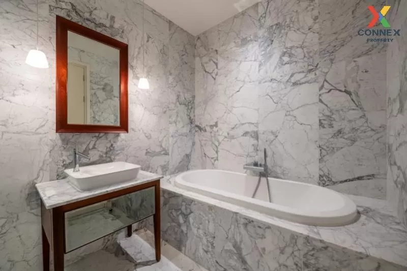 FOR SALE condo , Khun By Yoo , Duplex , wide frontage , BTS-Thong FOR SALE condo , Khun By Yoo , Duplex , wide frontage , BTS-Thong