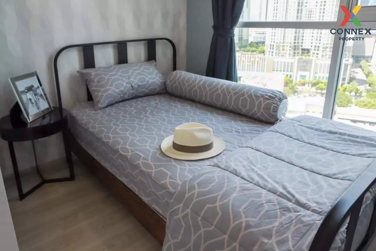 FOR SALE condo , Noble Revolve Ratchada 2 , Duplex , corner unit  FOR SALE condo , Noble Revolve Ratchada 2 , Duplex , corner unit