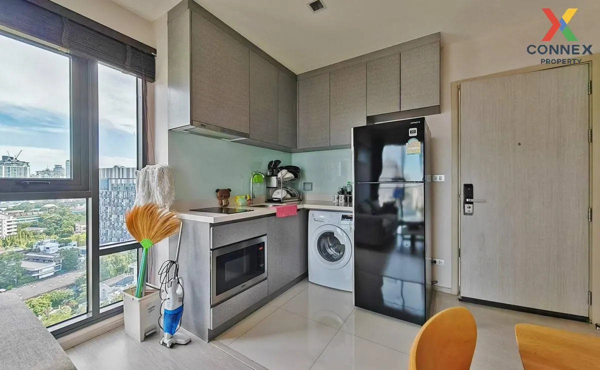 FOR RENT condo , Rhythm Sukhumvit 36-38 , high floor , BTS-Thong 