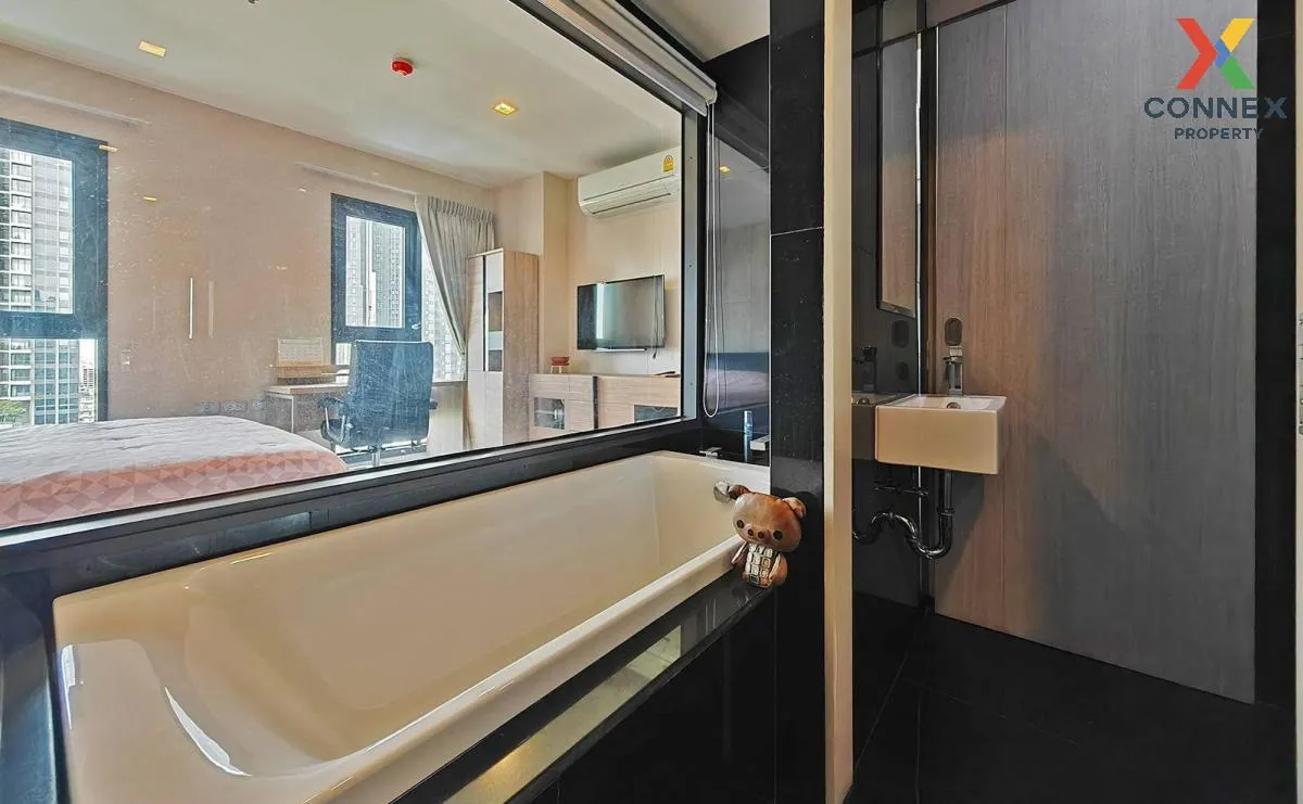 FOR RENT condo , Rhythm Sukhumvit 36-38 , high floor , BTS-Thong 