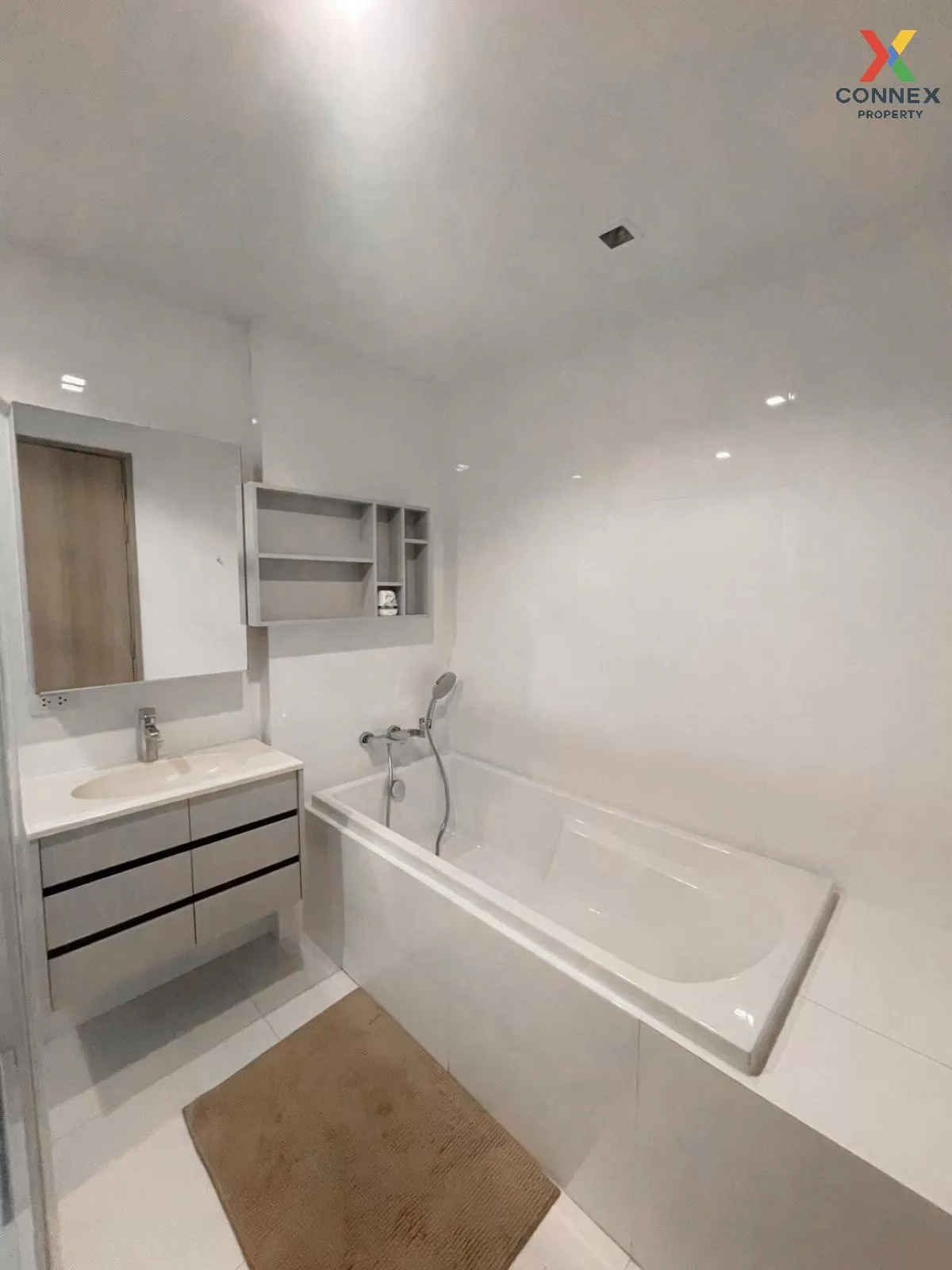 FOR RENT condo HQ Thonglor , nice view , BTS-Thong Lo , Khlong Ta