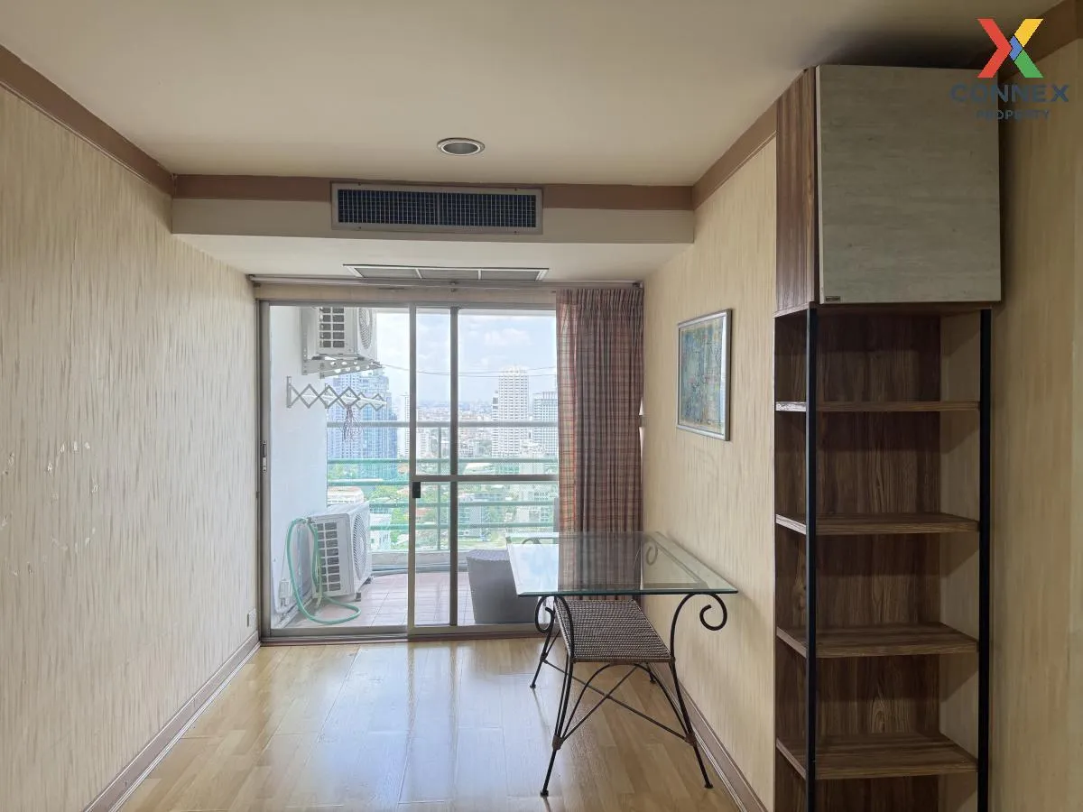 FOR RENT condo , Waterford Diamond 30/1 , nice view , high floor 