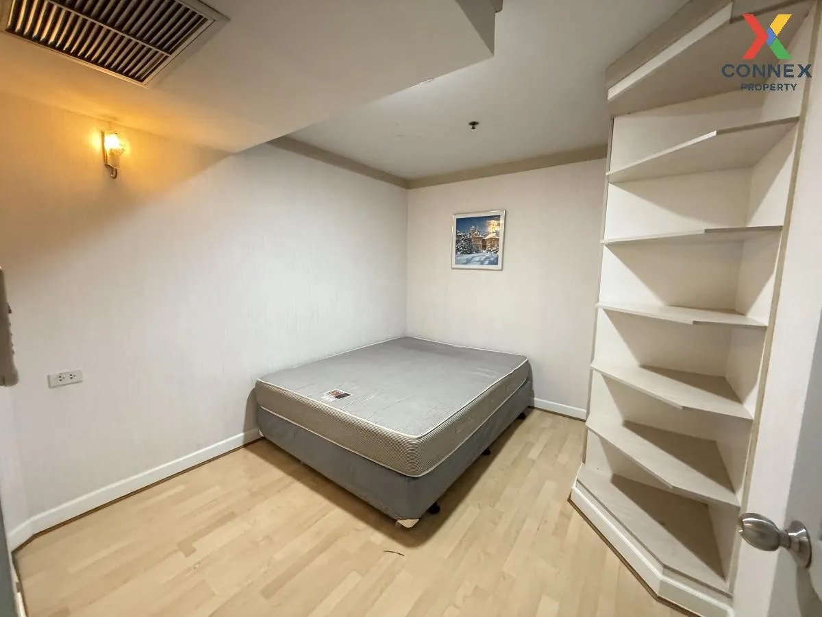 FOR RENT condo , Waterford Diamond 30/1 , nice view , high floor 