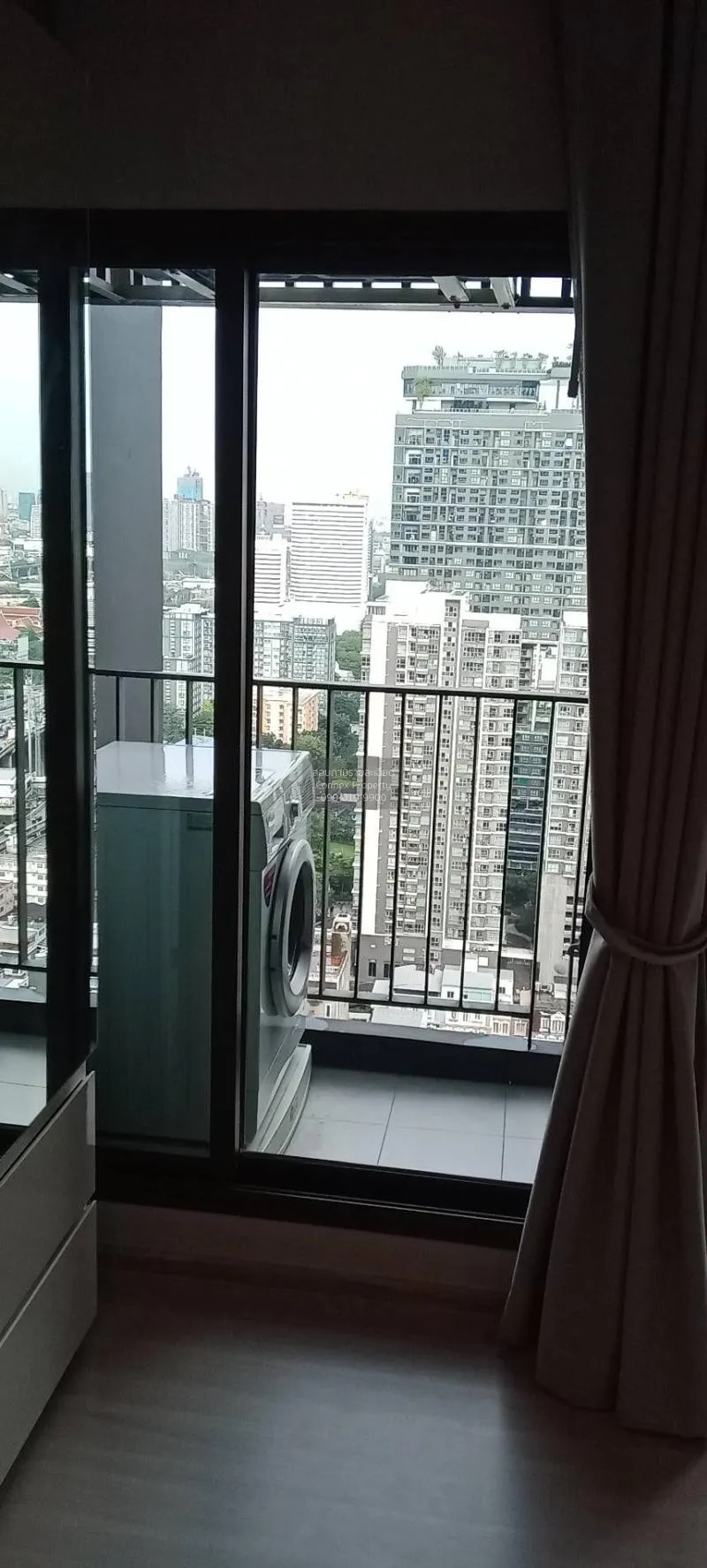 FOR RENT condo , Life Asoke-Rama 9 , nice view , high floor , MRT