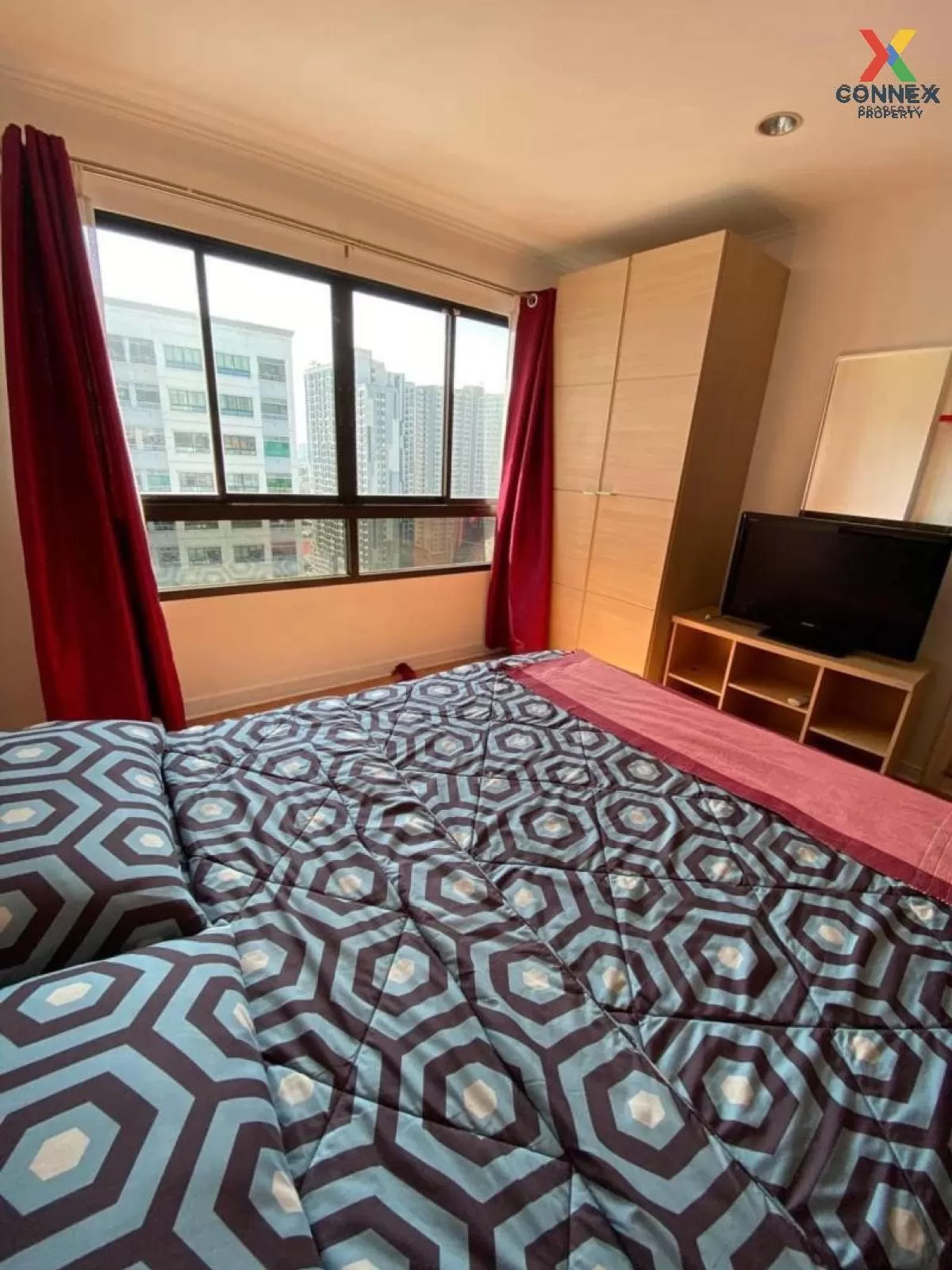 FOR RENT condo , Lumpini Ville Sukhumvit 77 , high floor , river  4