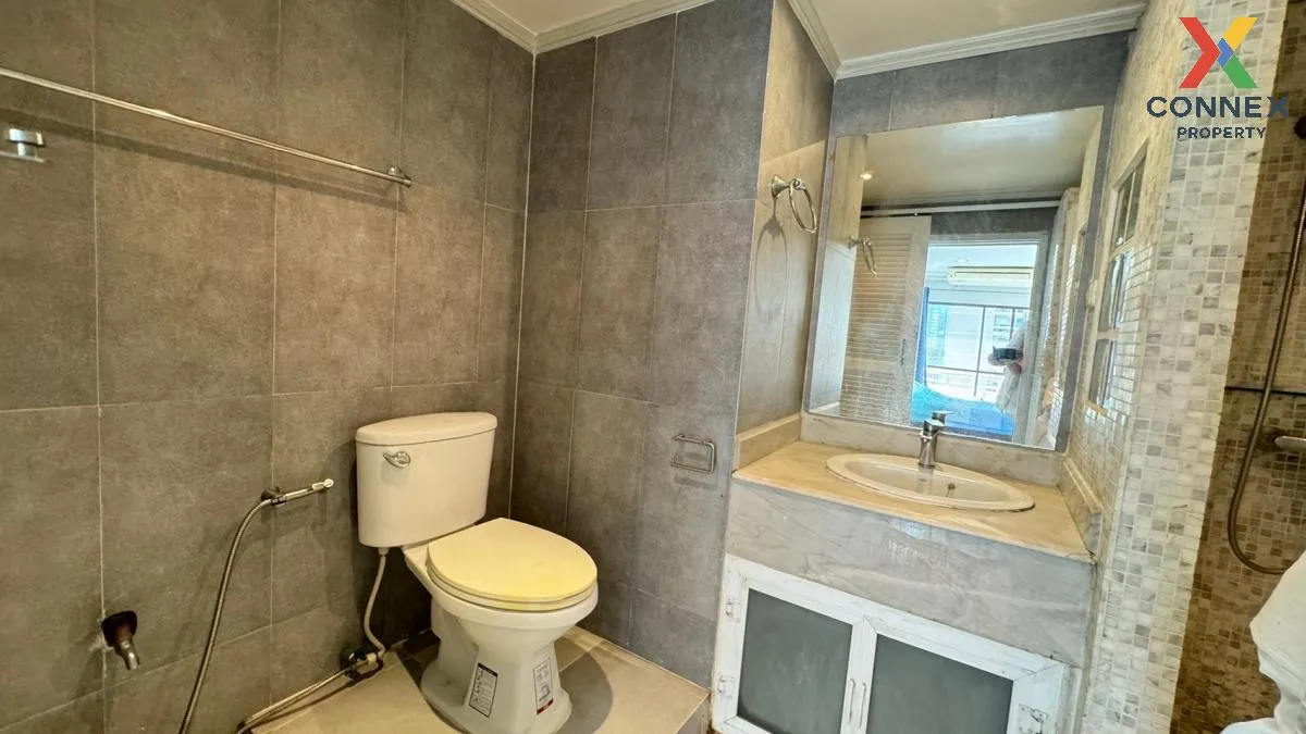 FOR RENT condo , Saranjai Mansion , nice view , high floor , BTS-