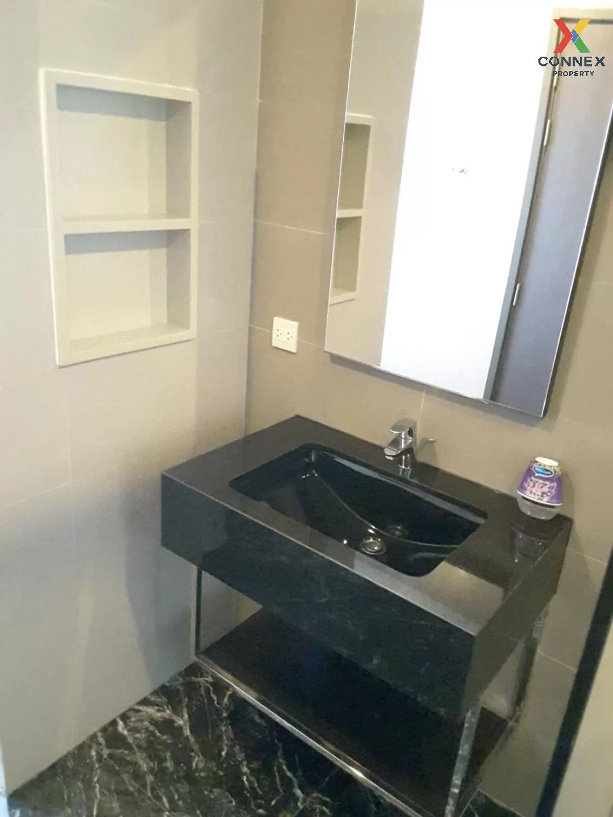 FOR RENT condo , EDGE Sukhumvit 23 , BTS-Asok , Khlong Toei Nuea 