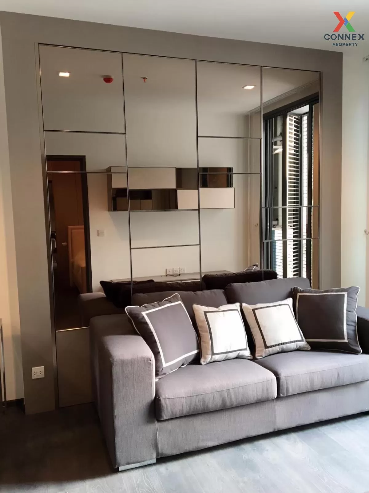FOR RENT condo , EDGE Sukhumvit 23 , BTS-Asok , Khlong Toei Nuea  2