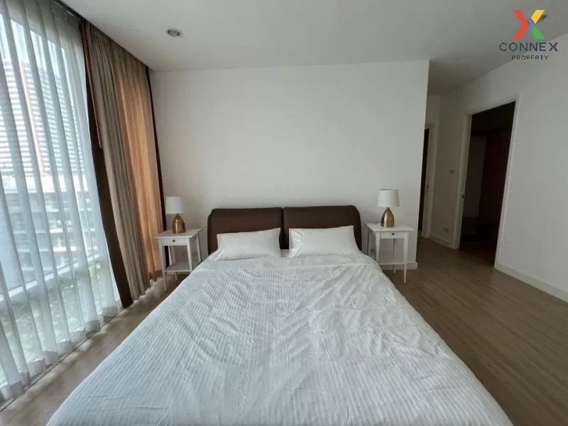 FOR RENT condo , Fullerton Sukhumvit , nice view , BTS-Ekkamai , 