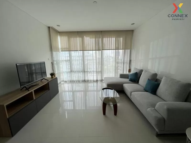 FOR RENT condo , Fullerton Sukhumvit , nice view , BTS-Ekkamai ,  3