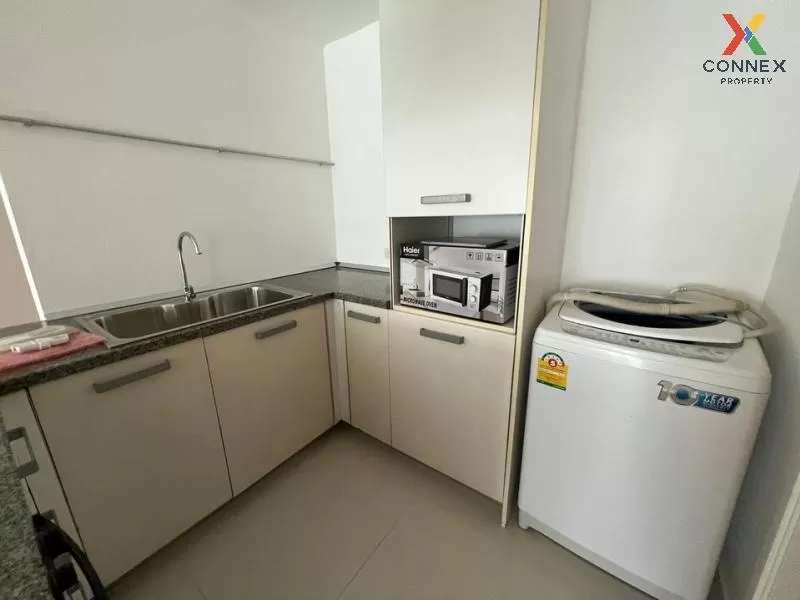 FOR RENT condo , Fullerton Sukhumvit , nice view , BTS-Ekkamai , 