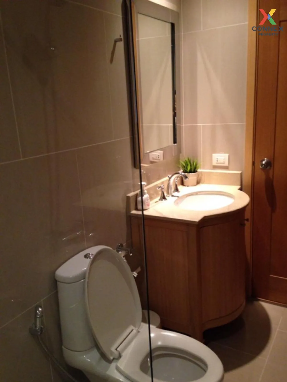 เช่าคอนโด  ดิ เอ็มไพร์ เพลส BTS-ช่องนนทรี ยานนาวา เขต สาทร กรุงเท