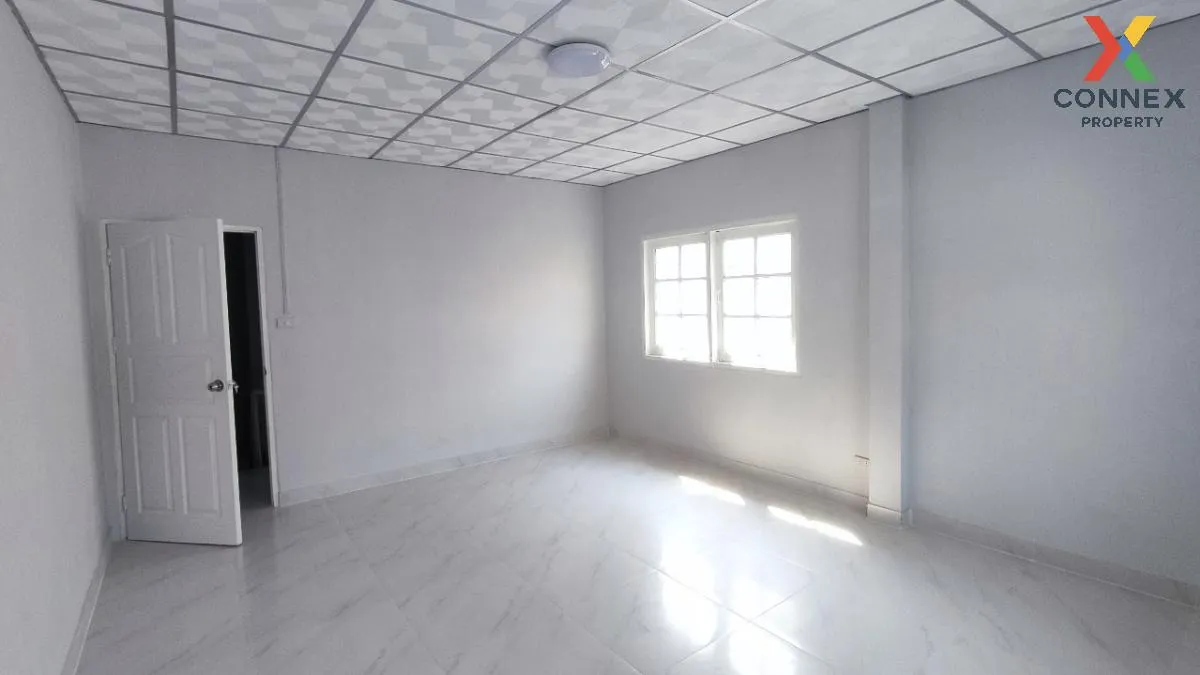 For Sale Townhouse/Townhome  , Baan Air Villa , corner unit , new