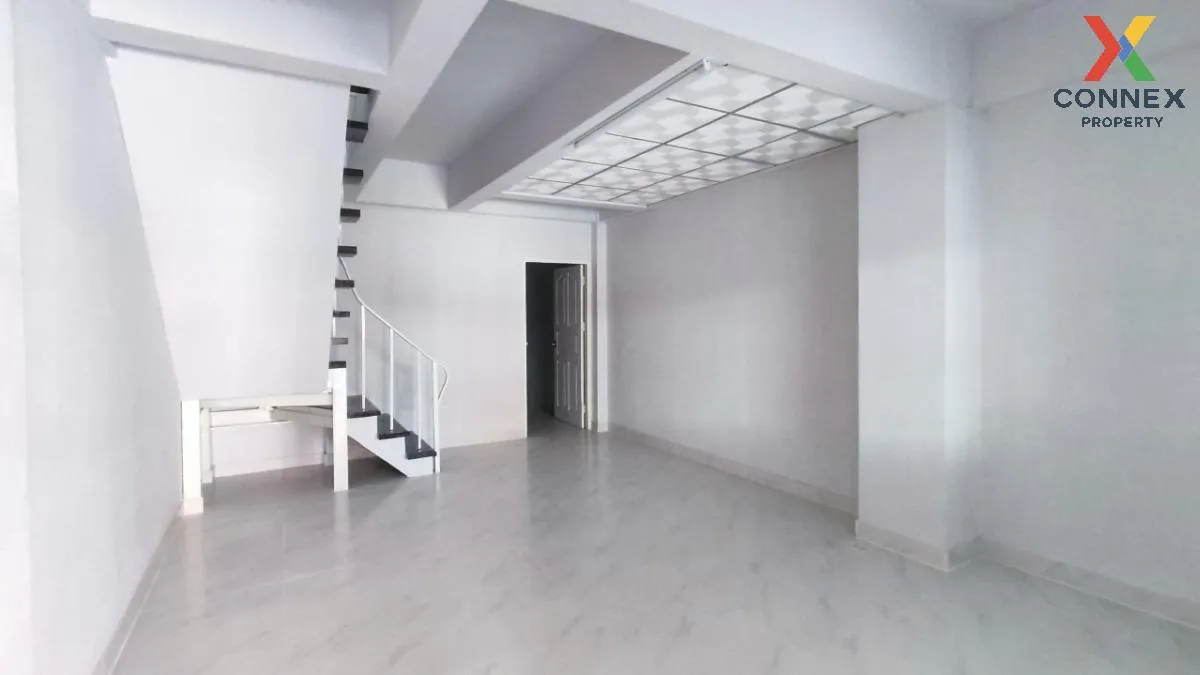 For Sale Townhouse/Townhome  , Baan Air Villa , corner unit , new