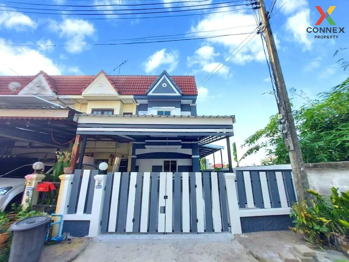 For Sale Townhouse/Townhome  , Uthong Place 2 , corner unit , new 1