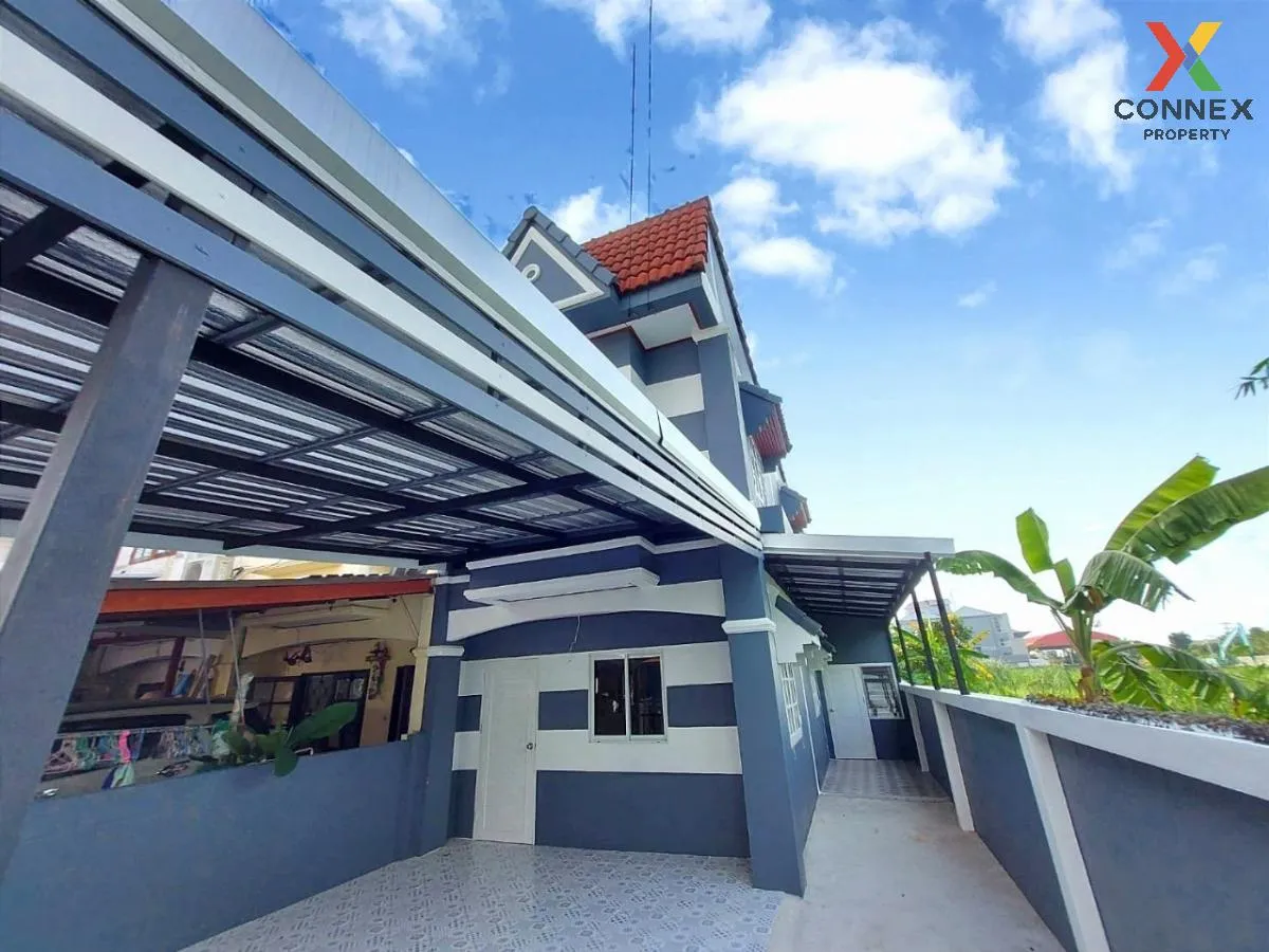 For Sale Townhouse/Townhome  , Uthong Place 2 , corner unit , new 2