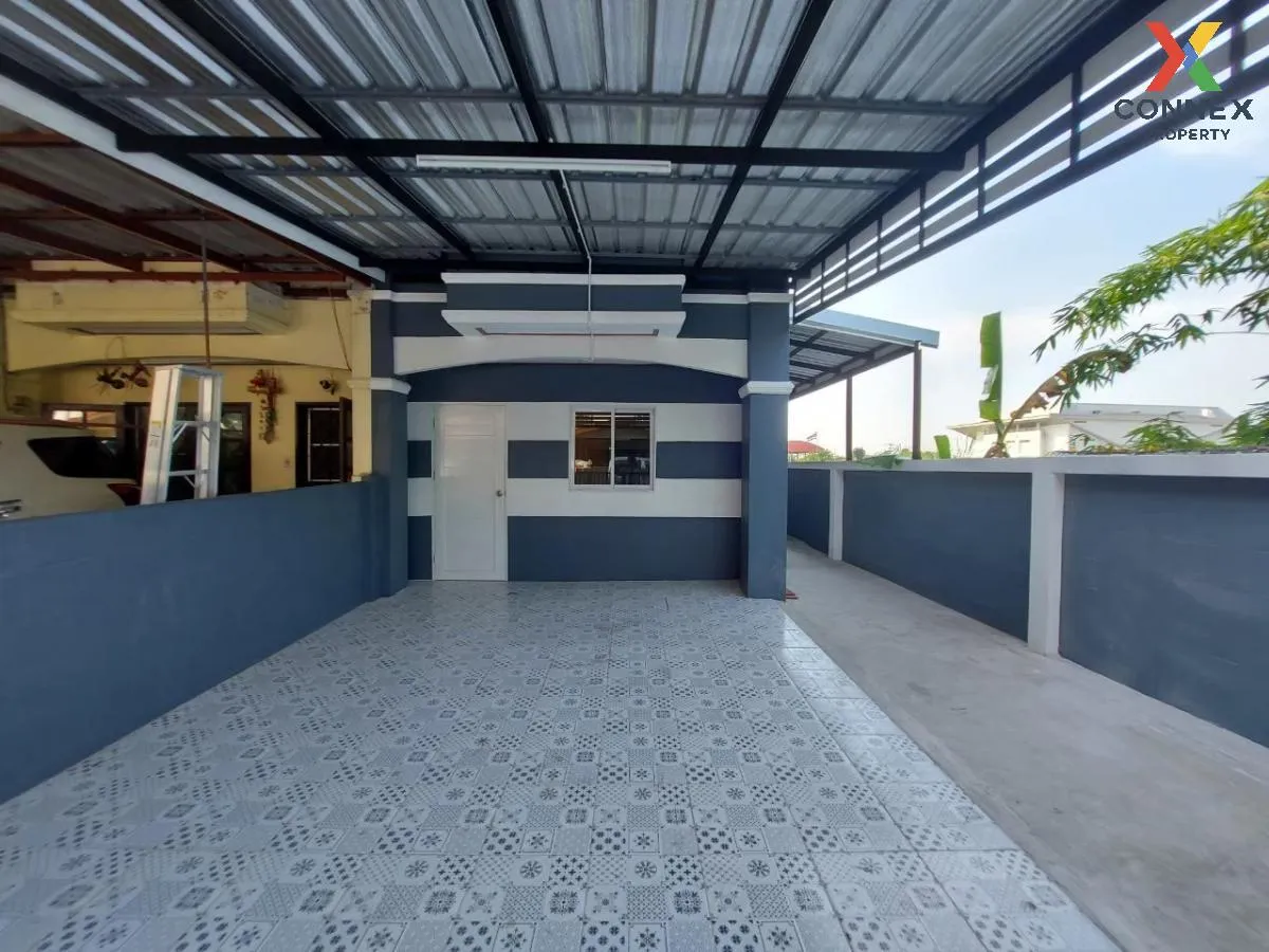 For Sale Townhouse/Townhome  , Uthong Place 2 , corner unit , new 3