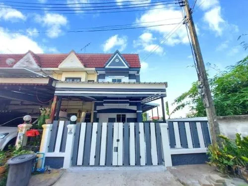 For Sale Townhouse/Townhome  , Uthong Place 2 , corner unit , newly renovated , Khu Khot , Lam Luk Ka , Pathum Thani , CX-100275