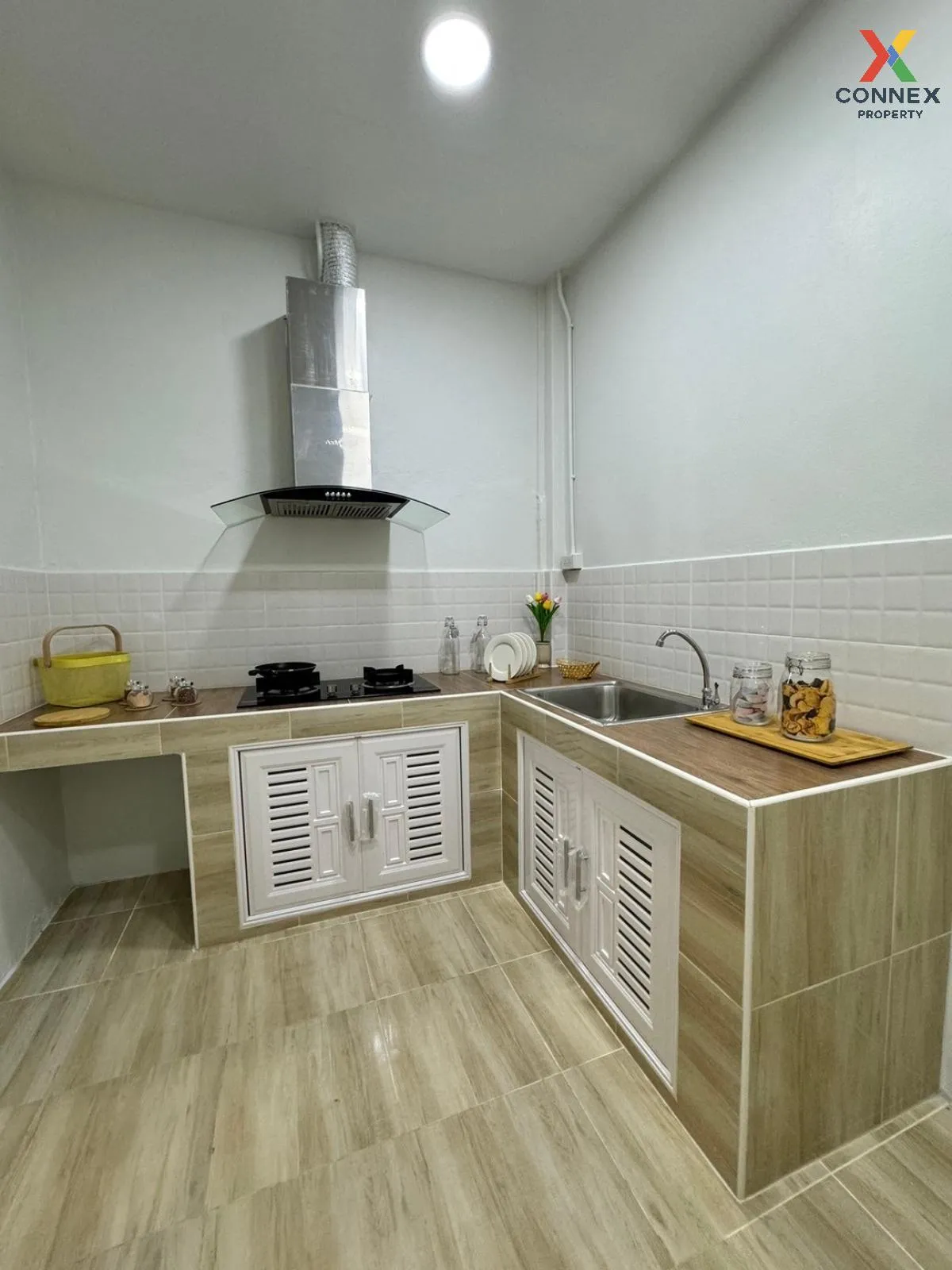 For Sale Townhouse/Townhome  ,  Baan Phasakorn , newly renovated 