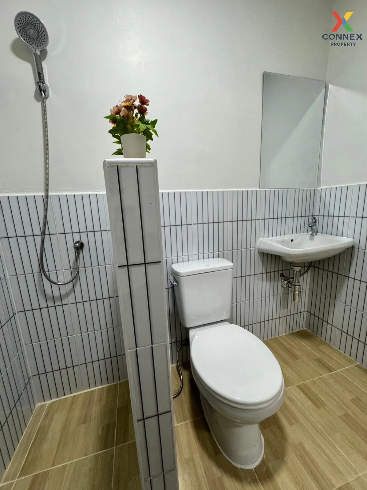 For Sale Townhouse/Townhome  ,  Baan Phasakorn , newly renovated 