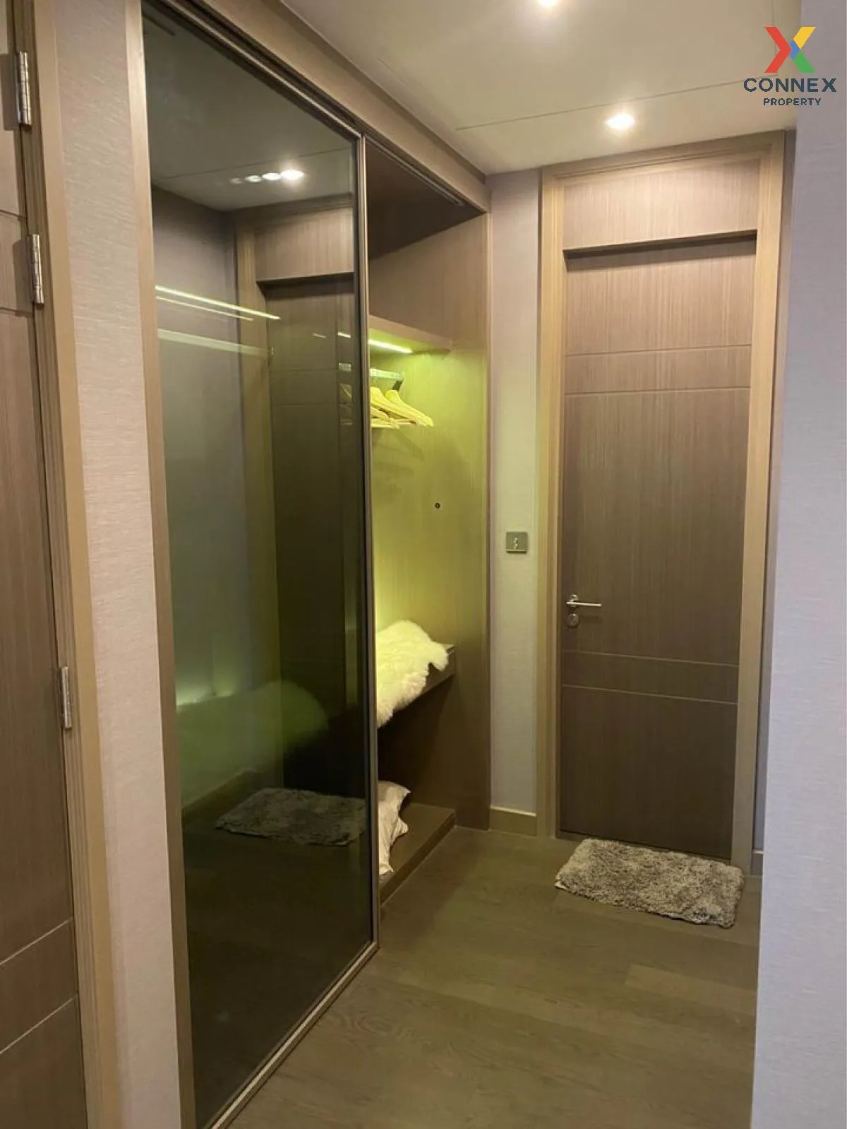 เช่าคอนโด  ดิ เอส แอท สิงห์คอมเพล็กซ์ MRT-เพชรบุรี บางกะปิ เขต ห้