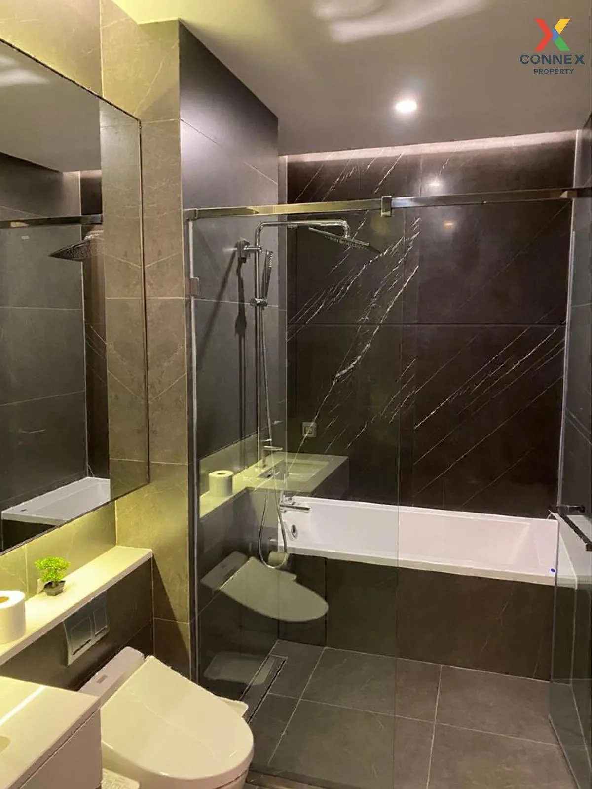 เช่าคอนโด  ดิ เอส แอท สิงห์คอมเพล็กซ์ MRT-เพชรบุรี บางกะปิ เขต ห้