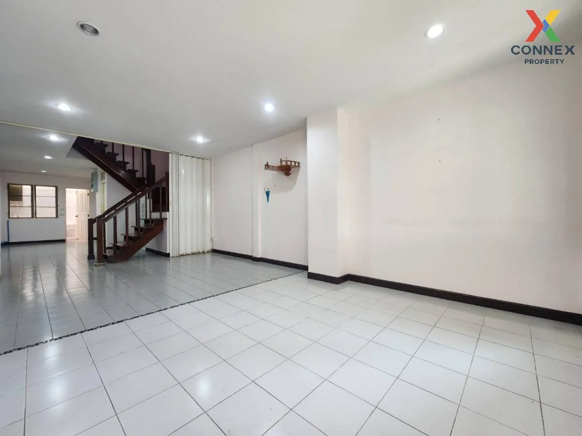 For Sale Townhouse/Townhome  , Baan Bussarin Pinklao , Krathum Lo For Sale Townhouse/Townhome  , Baan Bussarin Pinklao , Krathum Lo