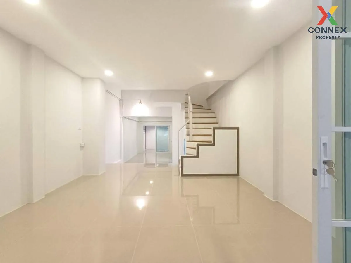 For Sale Townhouse/Townhome  , Nanthana Garden Tha It , Bang Rak  For Sale Townhouse/Townhome  , Nanthana Garden Tha It , Bang Rak  4