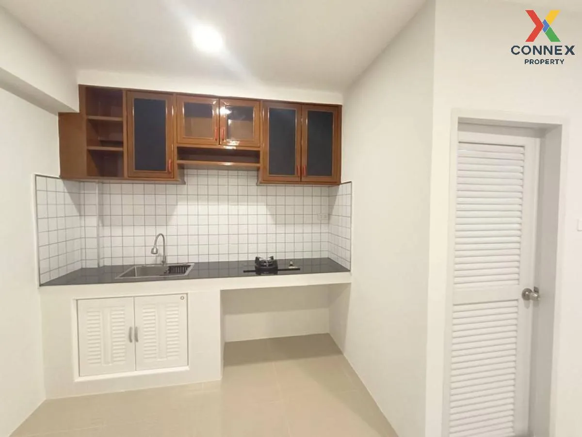 For Sale Townhouse/Townhome  , Nanthana Garden Tha It , Bang Rak  For Sale Townhouse/Townhome  , Nanthana Garden Tha It , Bang Rak