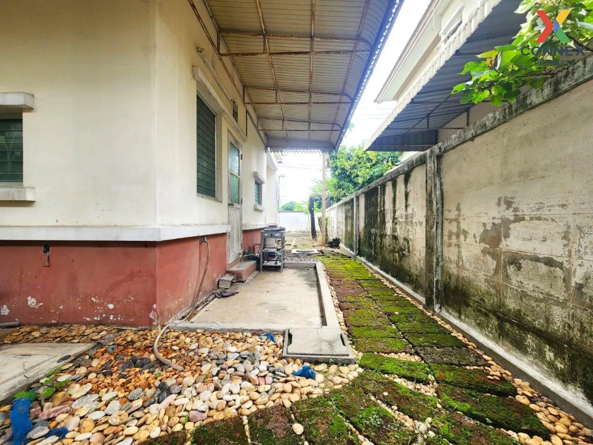 For Sale House , Parichat Village 345 , Bang Khu Wat , Mueang Pat